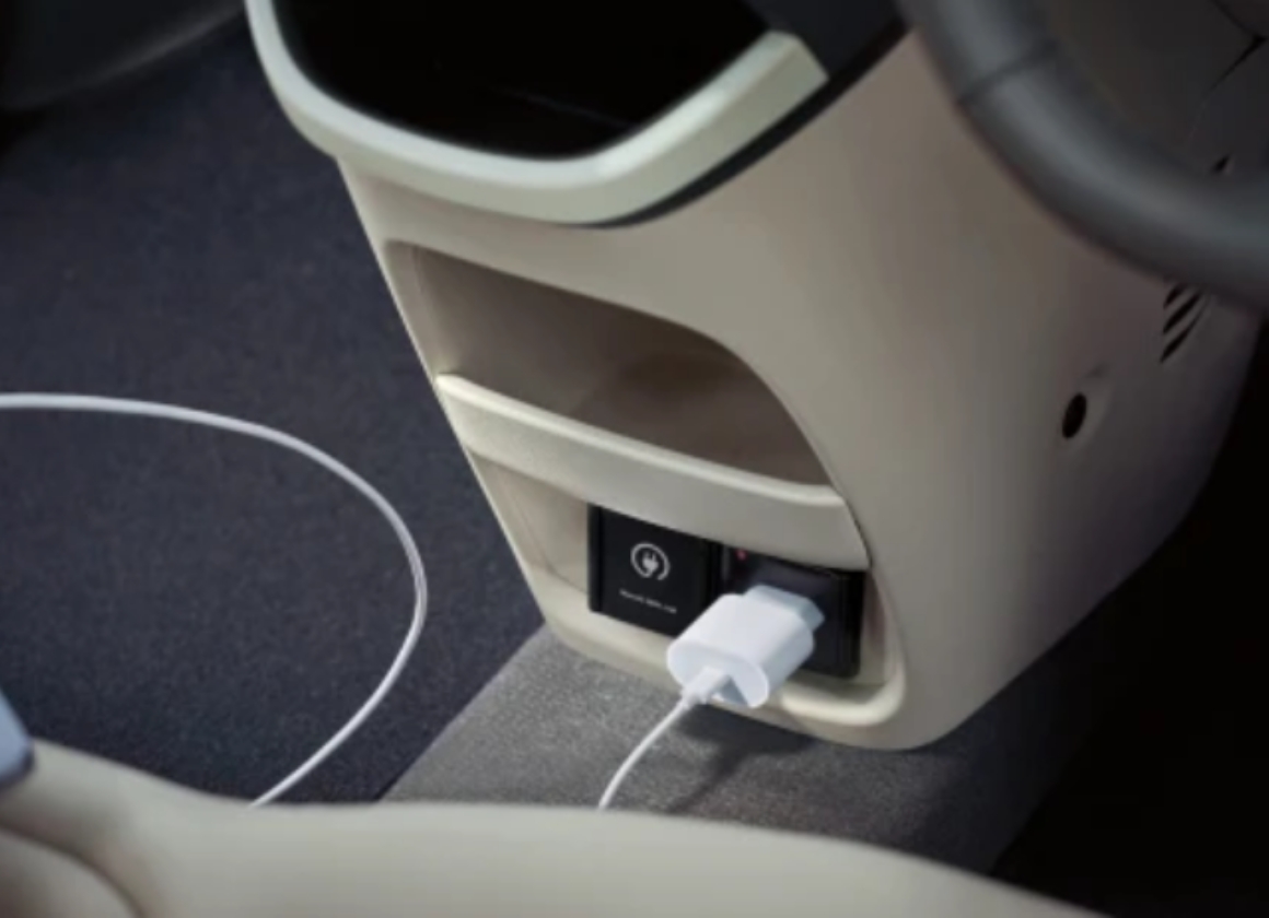 自動駐車も安全サポートも充実の先進機能